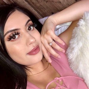 Meet your Posher, Nadya